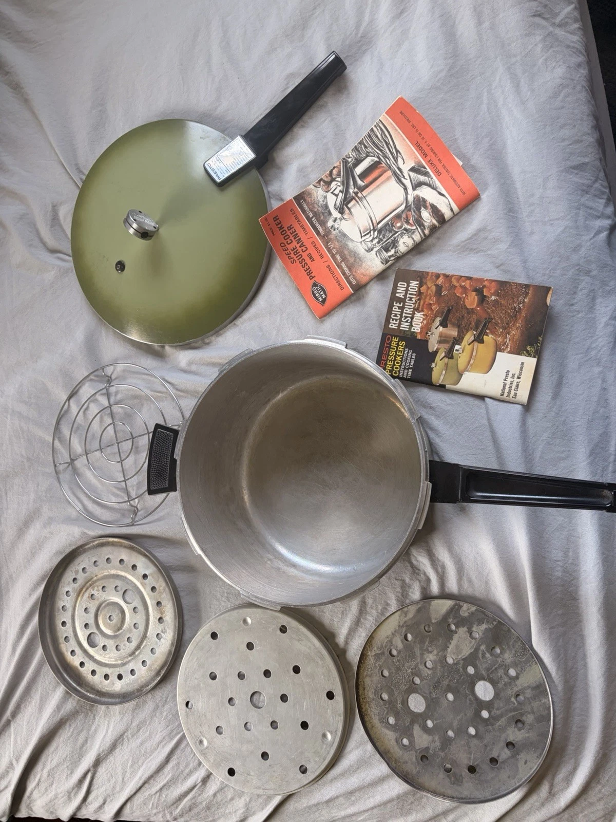 Presto A619A 6 qt Green Stove Top Pressure Cooker Aluminum with Accessories