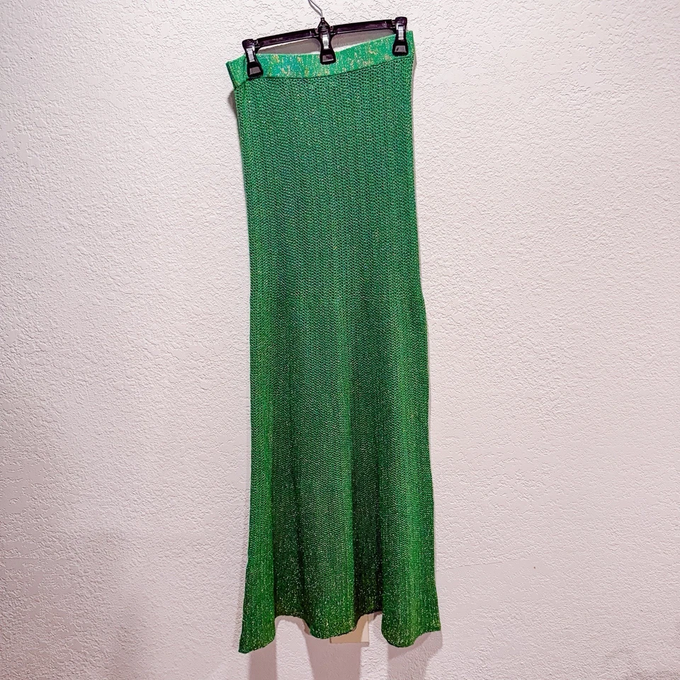 Saia maxi feminina Isabelle François verde crochê pequena St. Tropez Mermaidcore - Imagem 2 de 4