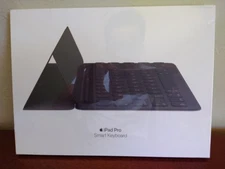 Brand New Black Apple Smart Keyboard (A1829) for 10.5-inch iPad Pro MPTL2LL/A