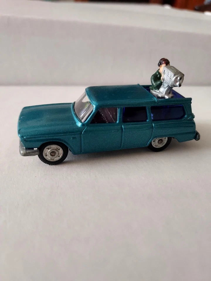 Vintage Husky Studebaker Wagonair W/ Camera man Diecast England My Personal Mint - Image 2 of 4