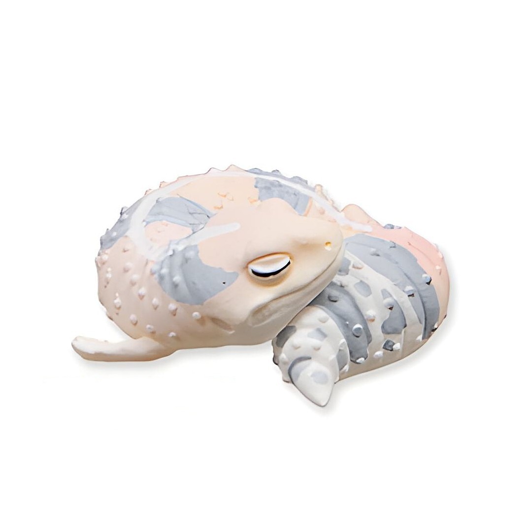 Sleeping African Fat Tailed Crested Gecko Lizard Figure Blind Box