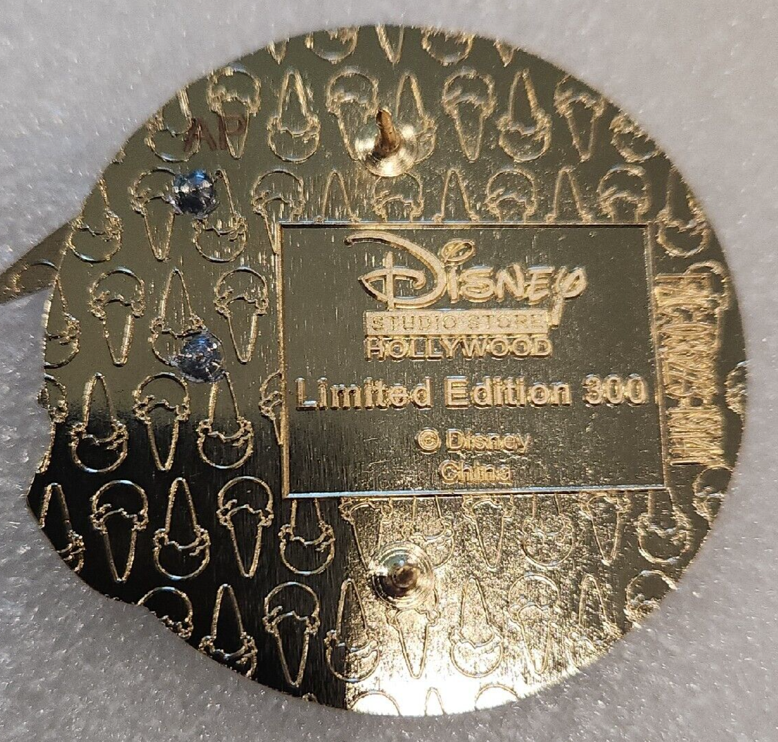Disney Pin 00009 MULAN Shan Yu Hayabusa Falcon AP Artist