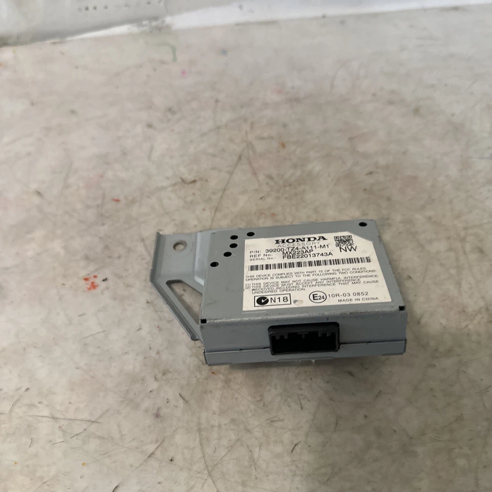 Unidad de módulo de computadora de control de ruido activo Acura TLX 2015 OEM 39200TZ4A111M1 Foto 2 de 4