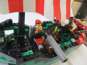 LEGO 6250 PIRATES CROSS BONE CLIPPER COMPLETE WITH MANUAL
