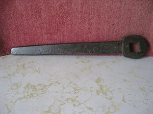 VINTAGE 1" SQUARE POST WRENCH