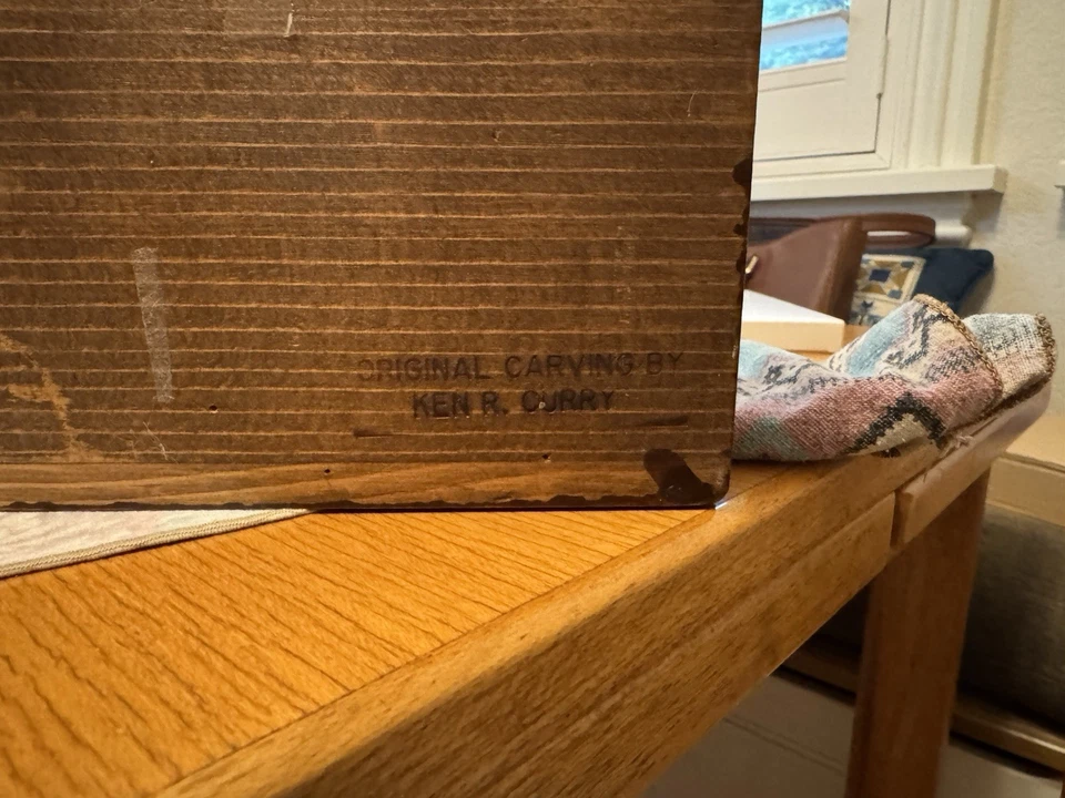 Ángel con cuerno original tallado a mano Ken R curry escultura de madera firmada Foto 3 de 4