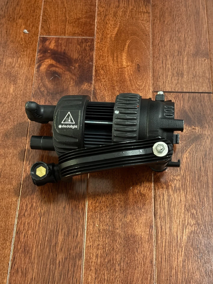 Dedolight DLED7 套件(平行光束、投影、150 毫米镜头、Gobo、凝胶、条底) — 第 4/4 张图片