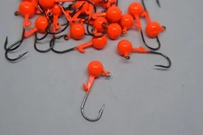 1/16 ball jig head w/wire keeper u pick color 20 in pack #4 black mustad  32570