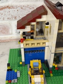 Lego 31012 Creator Family House Complete Set w/ Minifigures & Manuals READ!