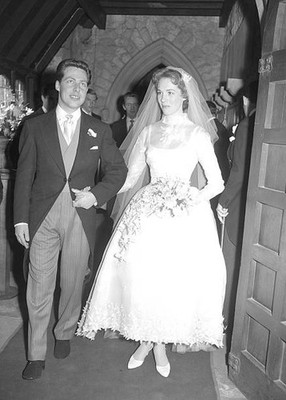 Julie Andrews who plays Eliza Dolittle in My Fair Lady at London D- Old Photo 1