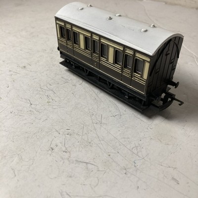 Hornby R213 Spur O 4 Rad braun Reisezugwagen ohne Verpackung GC