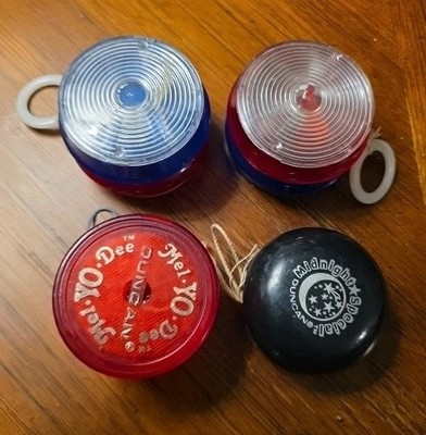 Lot Of 4 Assorted Yo-Yos  2 Duncan