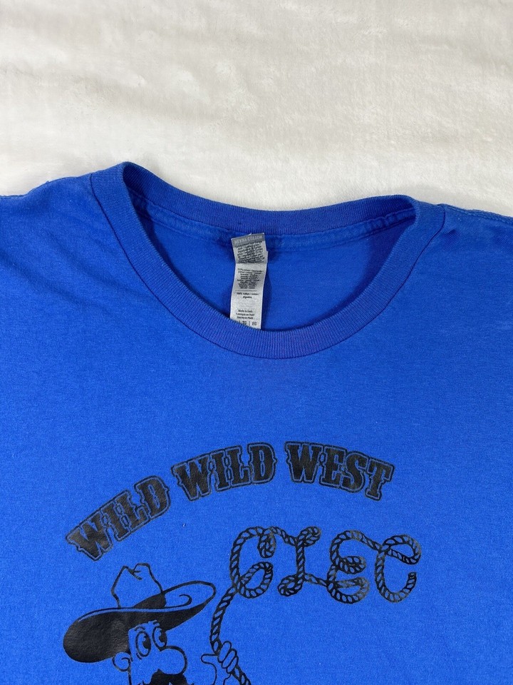 Gildan Men T Shirt Short Sleeve Size XL Blue Wild Wild West 2022 Cub