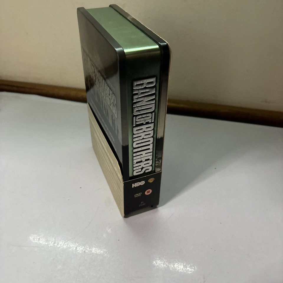 Band Of Brothers - Complete Series SteelBook (DVD, 2001, 6-Disc) Region 2 - Image 4 of 4