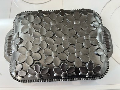 Nordic Ware Daisy Cake Pan 10 Cups 9 X 11. New Nice Flower Design. Non-stick USA
