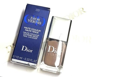 Dior Vernis Couture Colour Gel Shine And Long Wear Nail polish 223 Trench
