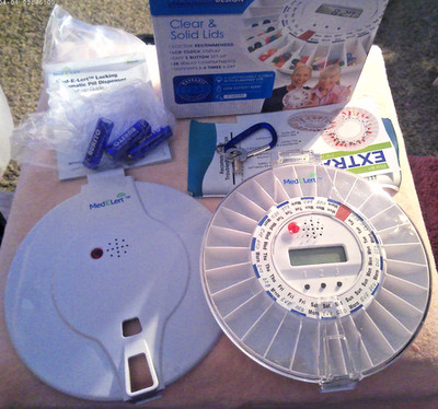 Med-E-Lert Automatic Pill Dispenser Clear Lid Locking Alarm LCD Timer 28 Slot