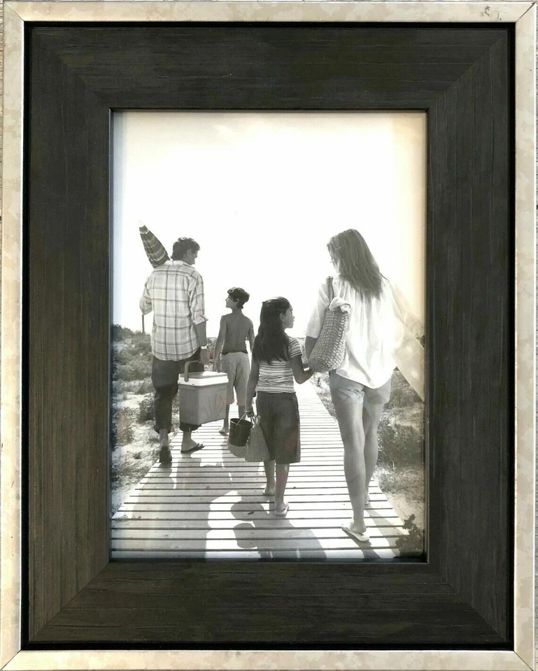 Rustic Picture Frames (3-Pack) - Distressed Industrial Frames 4x6 5x7 6x8 8x10 - Image 4 of 4