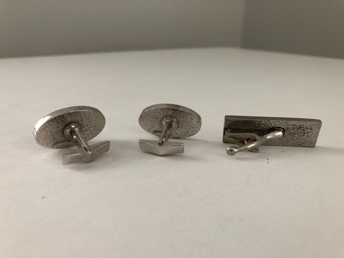 Vintage Men's Cufflinks and matching Tie Bar, Black and Silver tone, - Picture 5 of 8