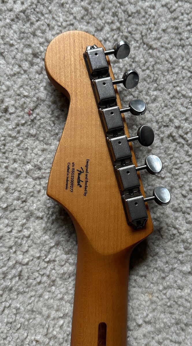 2022 Squier by Fender® 40th Anniversary Stratocaster Satin 2022 Squier by Fender® 40th Anniversary Stratocaster Satin