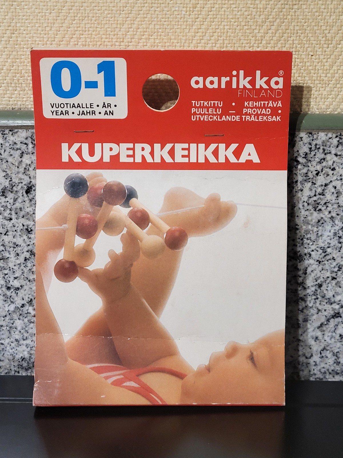 Boulier en bois Aarikka Finland Kuperkeikka pour chambre bébé