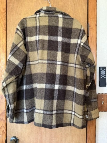Lg Vintage WOOLRICH  Mackinaw Jacket 46 Plaid  Wool Style 23057 ships USA only image 2
