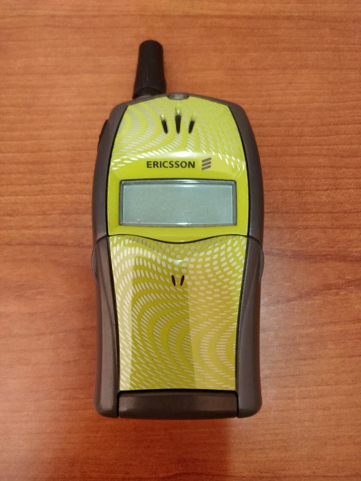 ERICSSON T20s GREEN LIME TWIST GSM CELLULARE VINTAGE CONFEZIONE ORIGINALE RARO - Immagine 2 di 4