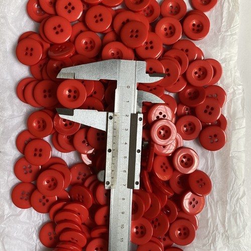 20mm 100pcs Red 4-Holes Round Resin Buttons Sewing DIY Toy Craft Accessories - Picture 8 of 10