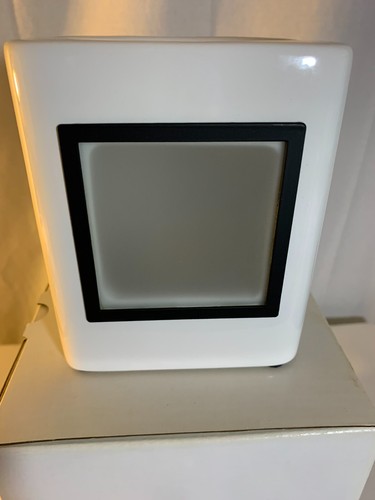 Scentsy Retired Warmer "Sleek White" Full-Size - Picture 7 of 10