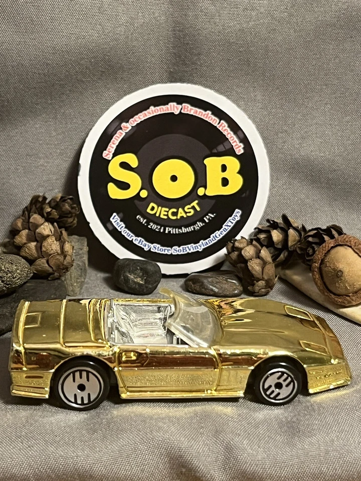 Chevrolet Corvette 1988 convertible auto multimillonario dorado usado casi nuevo estado Hot Wheels Foto 3 de 4