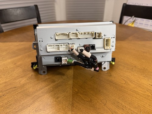 2019 Toyota Highlander Hybrid OEM Radio Model No: 86100-0E303 - Zdjęcie 3 z 5