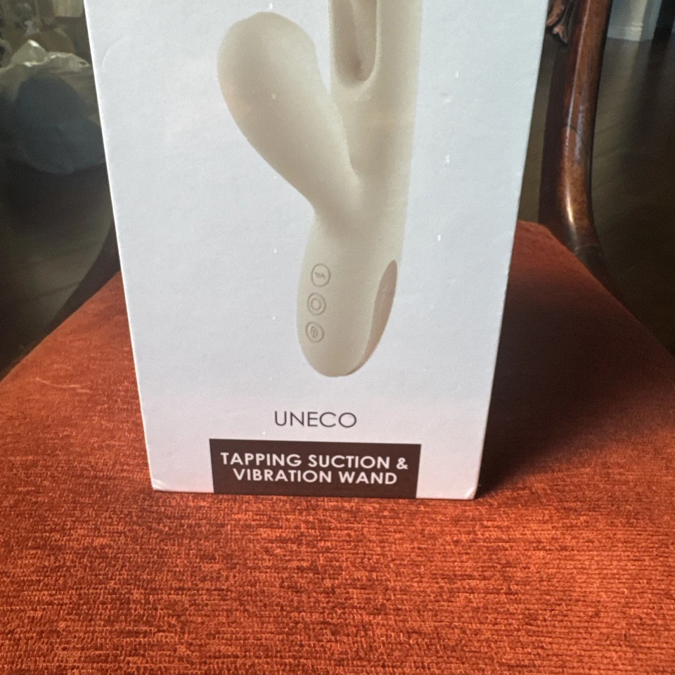 Varita vibratoria y de succión roscada Svakom NUEVA SELLADA Foto 3 de 4