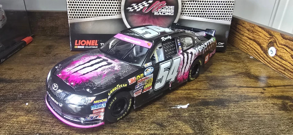 #54 Kyle Busch 2013 Monster Energy Pink personalizado 1/24 Toyota Camry KBM Foto 4 de 4