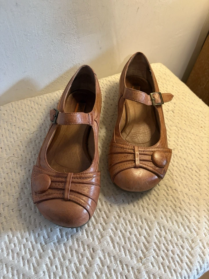 Miz Mooz Dulce Couro Marrom Detalhe de Botão Mary Jane Flats Sola de Borracha Acolchoada 8 - Imagem 3 de 4