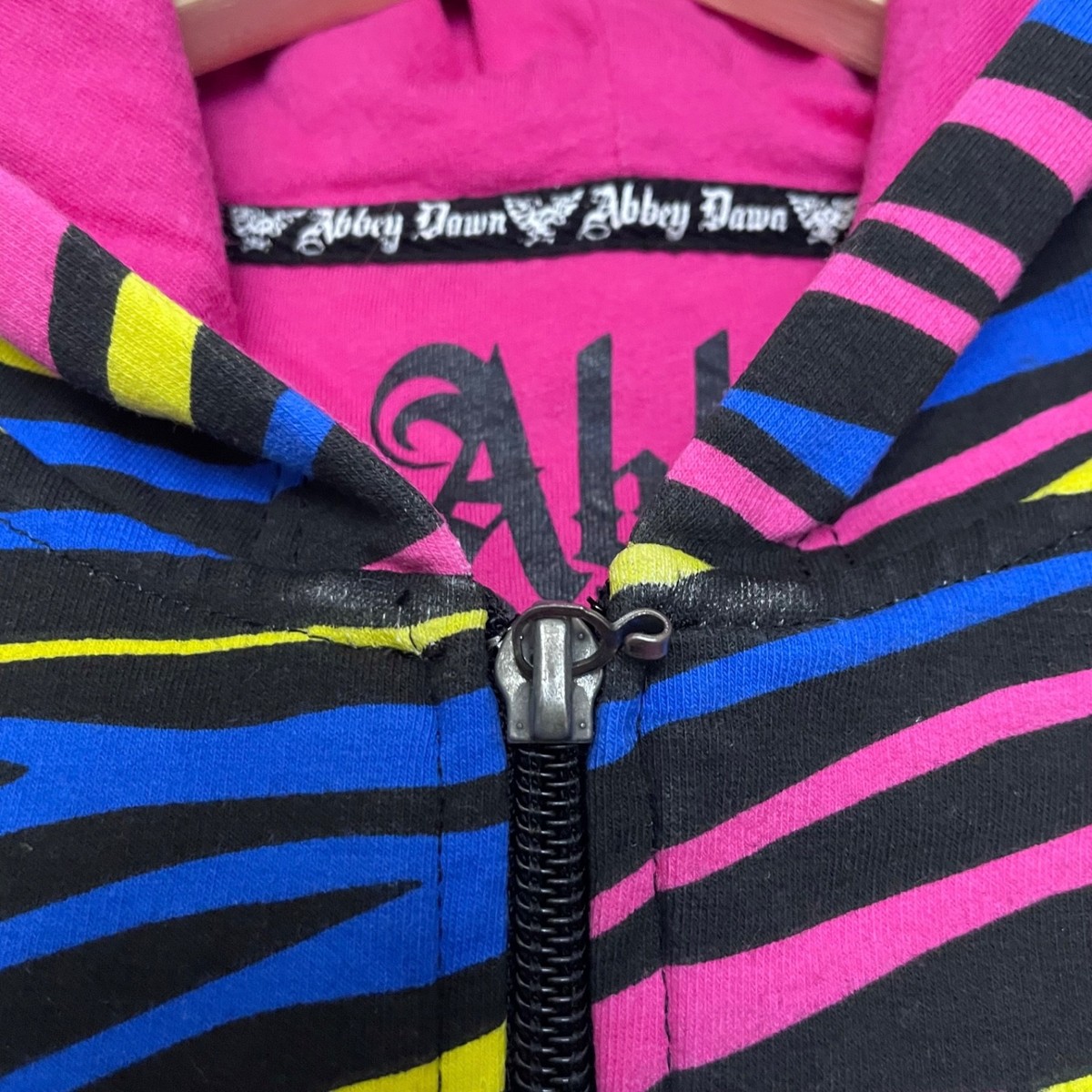 Rare Abbey Dawn by Avril Lavigne Hoodie Short Sleeve Neon Zebra