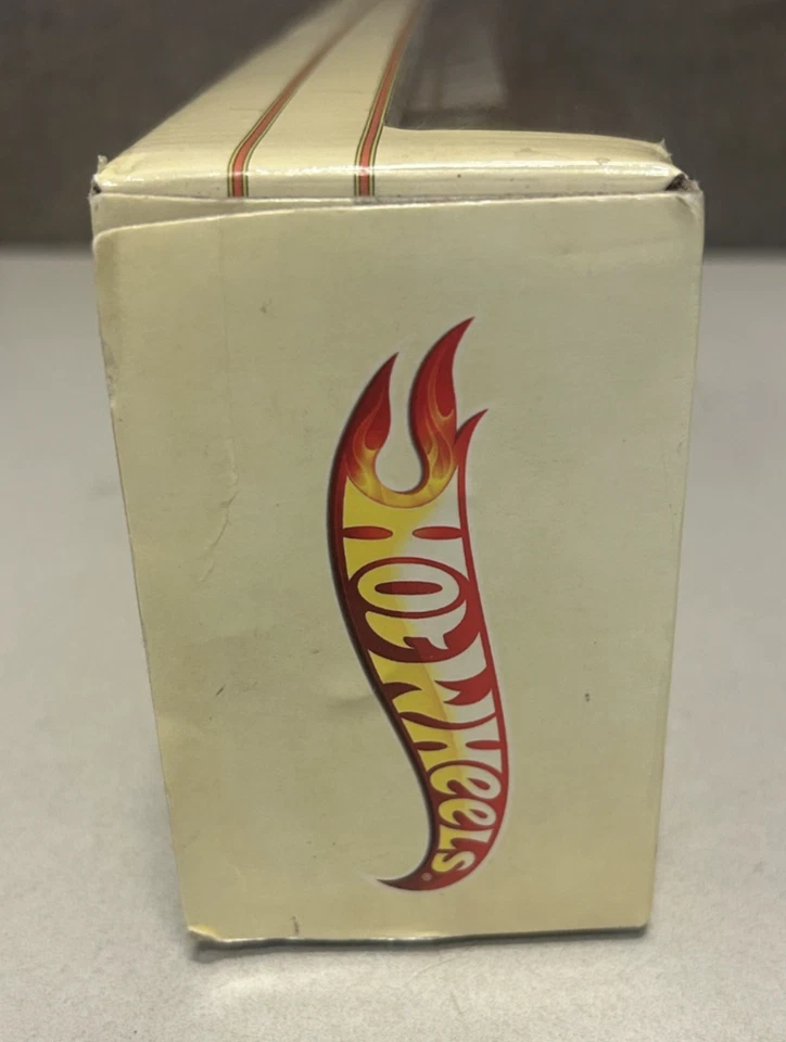 Remolque tractor Mattel Hot Wheels 2011 AC/DC de alto voltaje modelo nuevo Foto 2 de 4