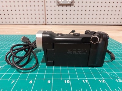 Zoom Q4n Video Recorder Works but needs a battery