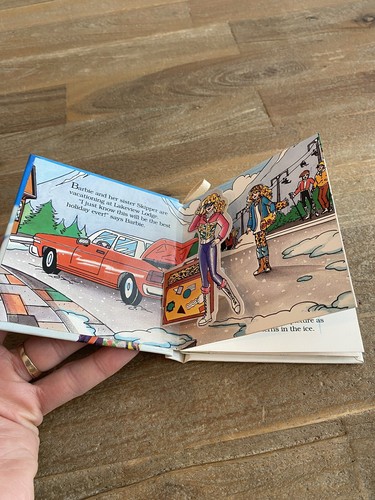 RARE 1994 Barbie Wonderful Winter Holiday Mini Pop-Up Book Excellent Condition - Picture 2 of 8