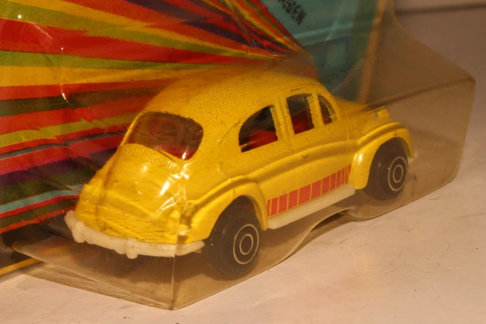 Peladores Woolworth, Playart Volkswagen Beetle en tarjeta Foto 4 de 4
