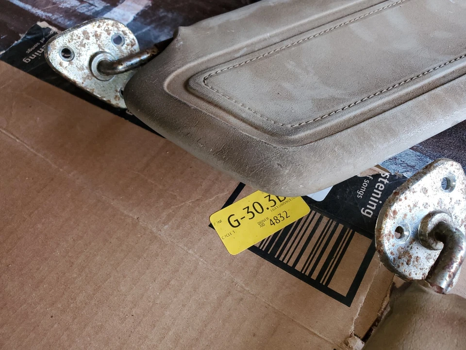 Plymouth  Chrysler  sunvisors - Image 3 of 4