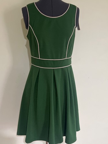 NWT ARYEH Womens Green Retro Style Dress S Small NEW - Picture 2 of 4