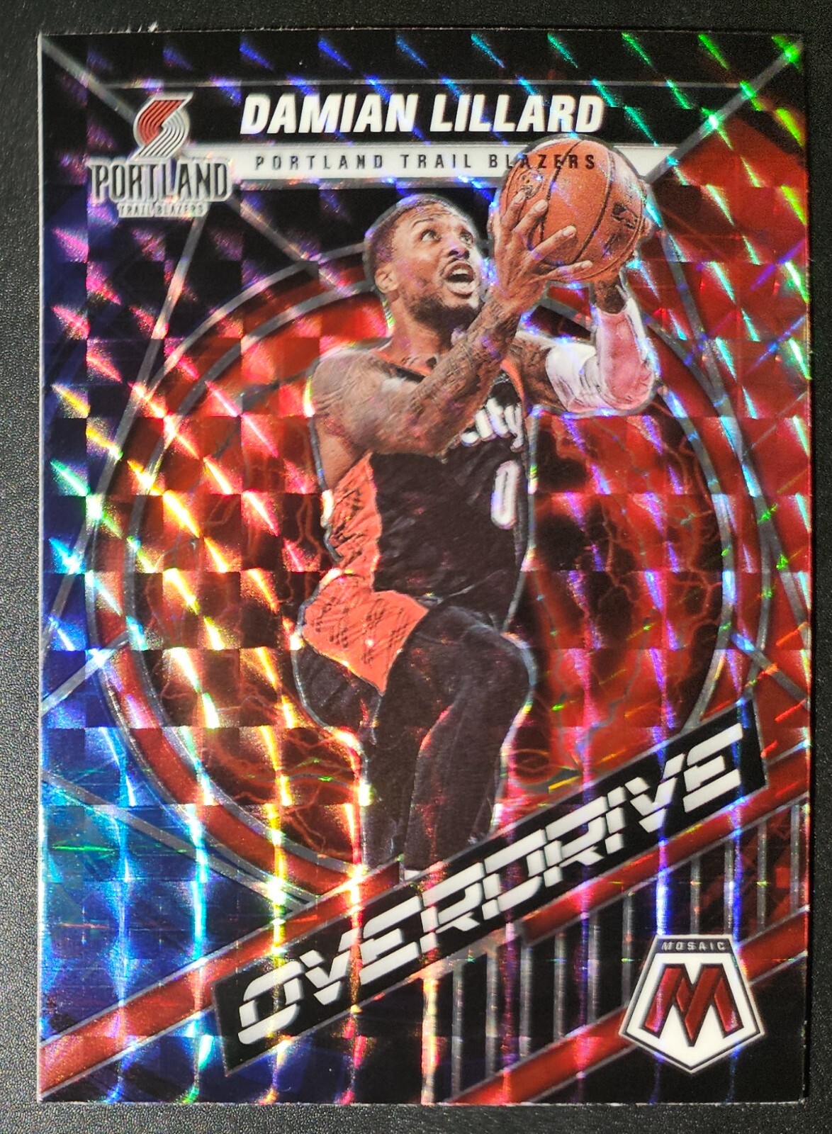 Damian Lillard 2021-22 Panini Mosaic OVERDRIVE Prizm Insert Card SP (no.23)