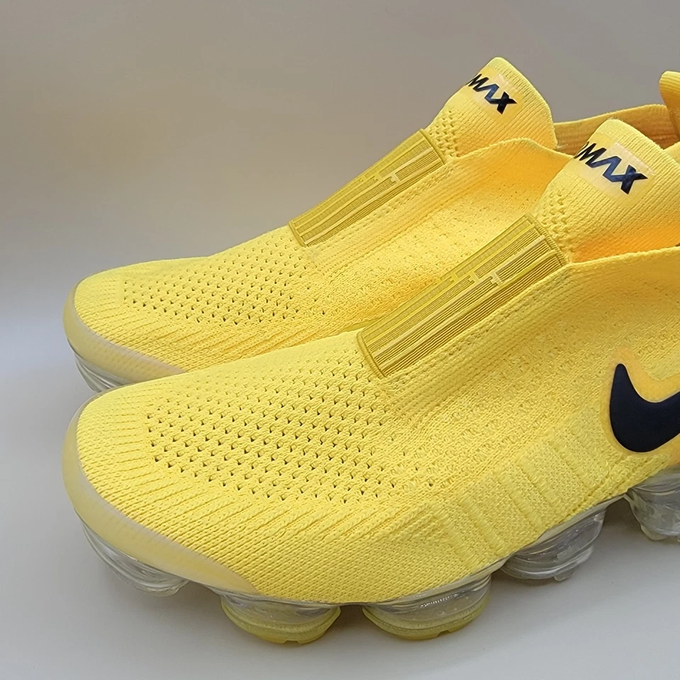 Zapatos para mujer Nike Air Vapormax Flyknit Moc 2 University dorados negros talla 7 Foto 4 de 4