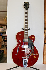 Gretsch G2420T Streamliner Single Cutaway Hollowbody W/Bigsby Walnut Stain &Case
