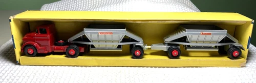 Matchbox/Lesney Major Pack #M-4B FRUEHAUF HOPPER TRAIN, w/original box, Mint!