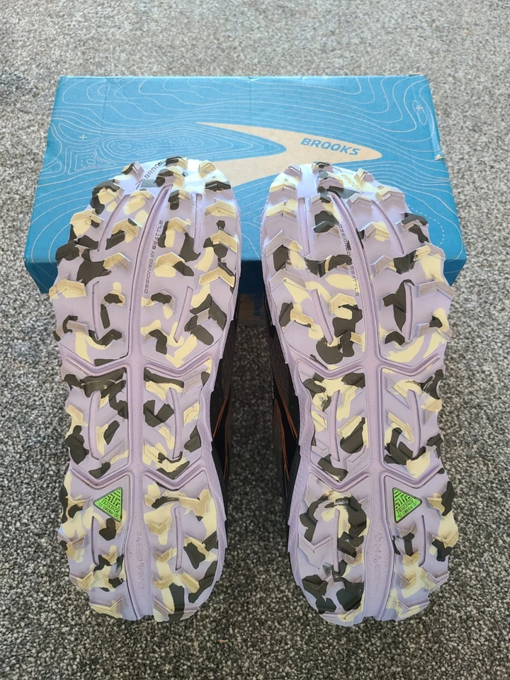 Brooks Cascadia 18 Womens WIDE FIT Trail Running Shoes UK 7.5 Width D - Image 3 of 4