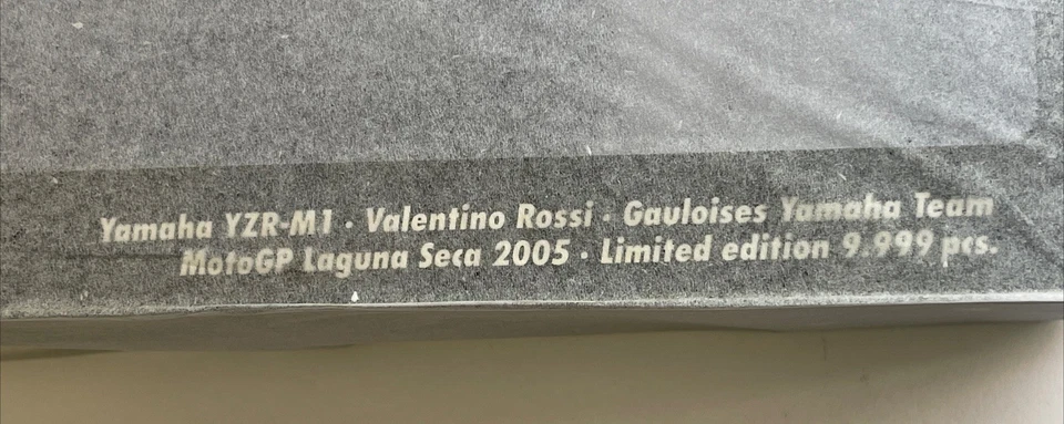 Bicicleta modelo Rossi Yamaha YZR-M1 Laguna Seca MotoGP Minichamps 122 053096 1:12 Foto 3 de 4