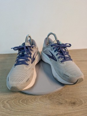 Brooks Adrenaline GTS 22 Women s Medium B Gray White Running Walking Sz 7.5 FLAW