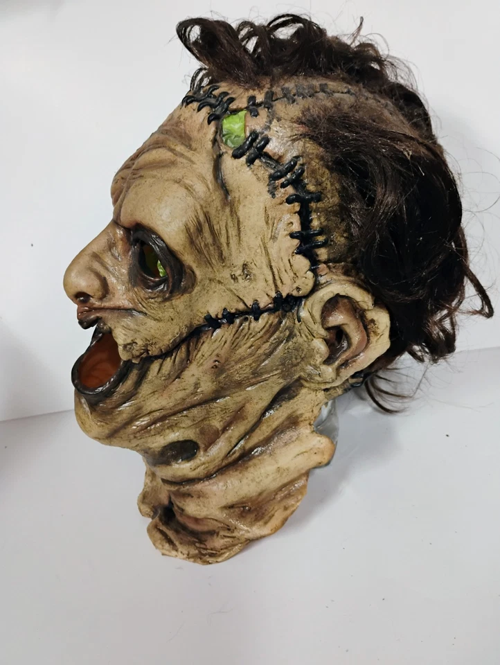 Máscara facial de cuero de látex Rehualed Rubies The Texas Chainsaw Massacre Foto 2 de 4