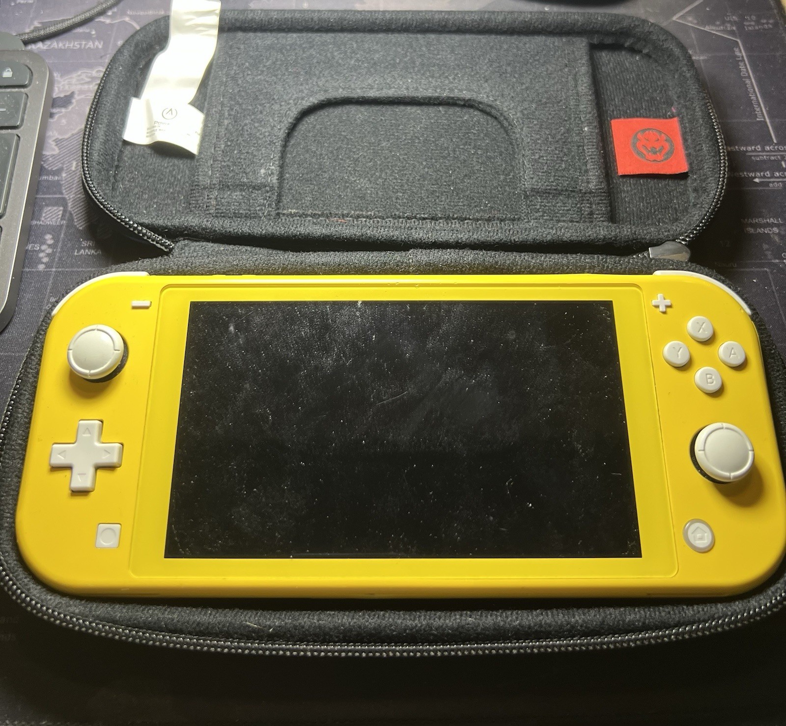 Nintendo Switch Lite Gialla 32GB con custodia Mario, scatola e caricatore
